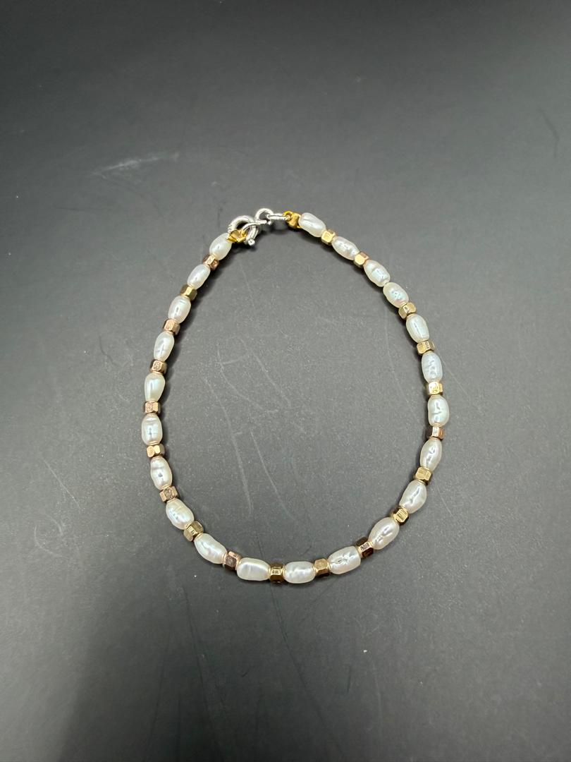 دستبند مروارید با مکعب های طلا  زنانه