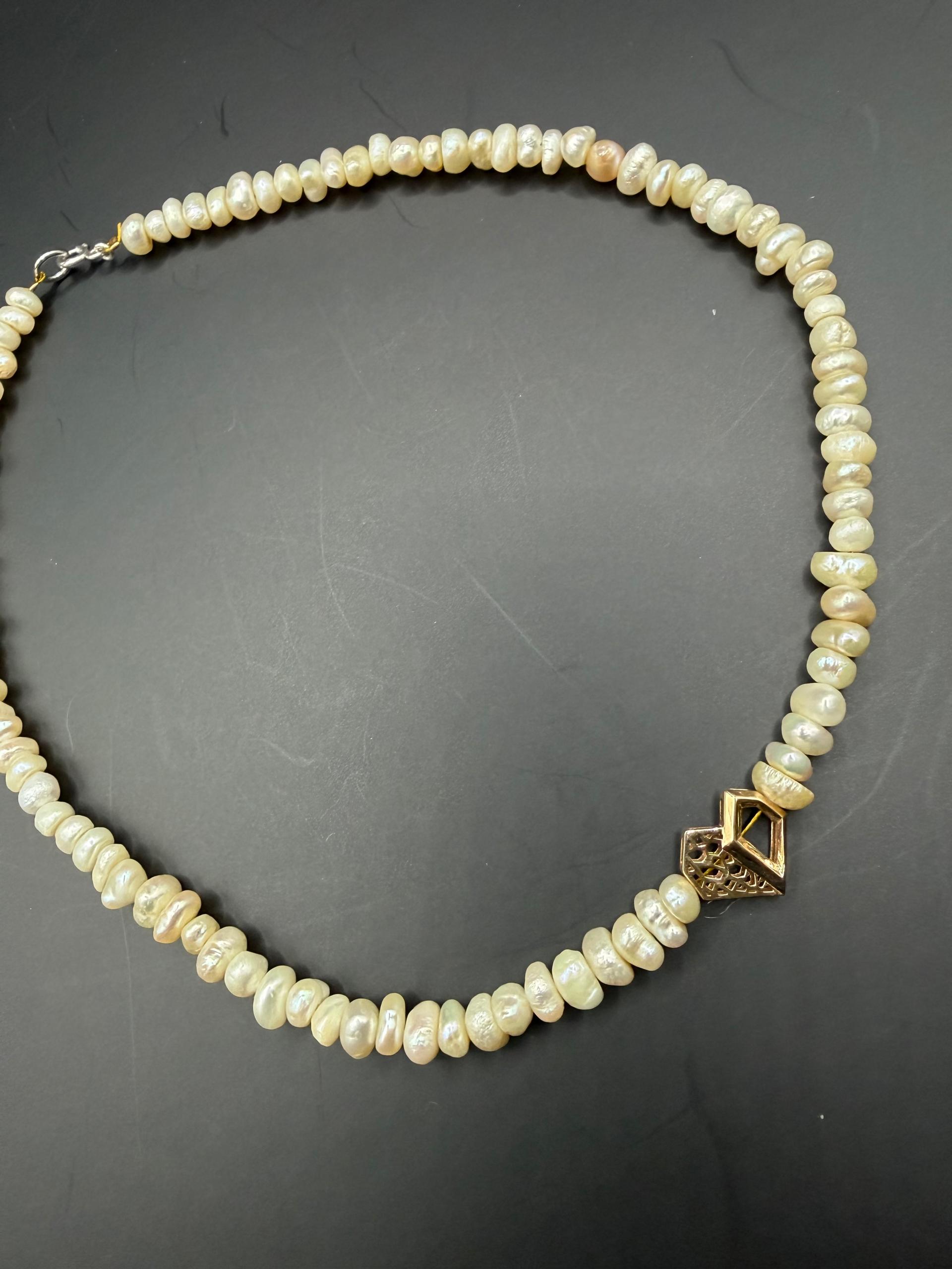 گردنبند مروارید با پلاک طلا  ۱۸ عیار زنانه